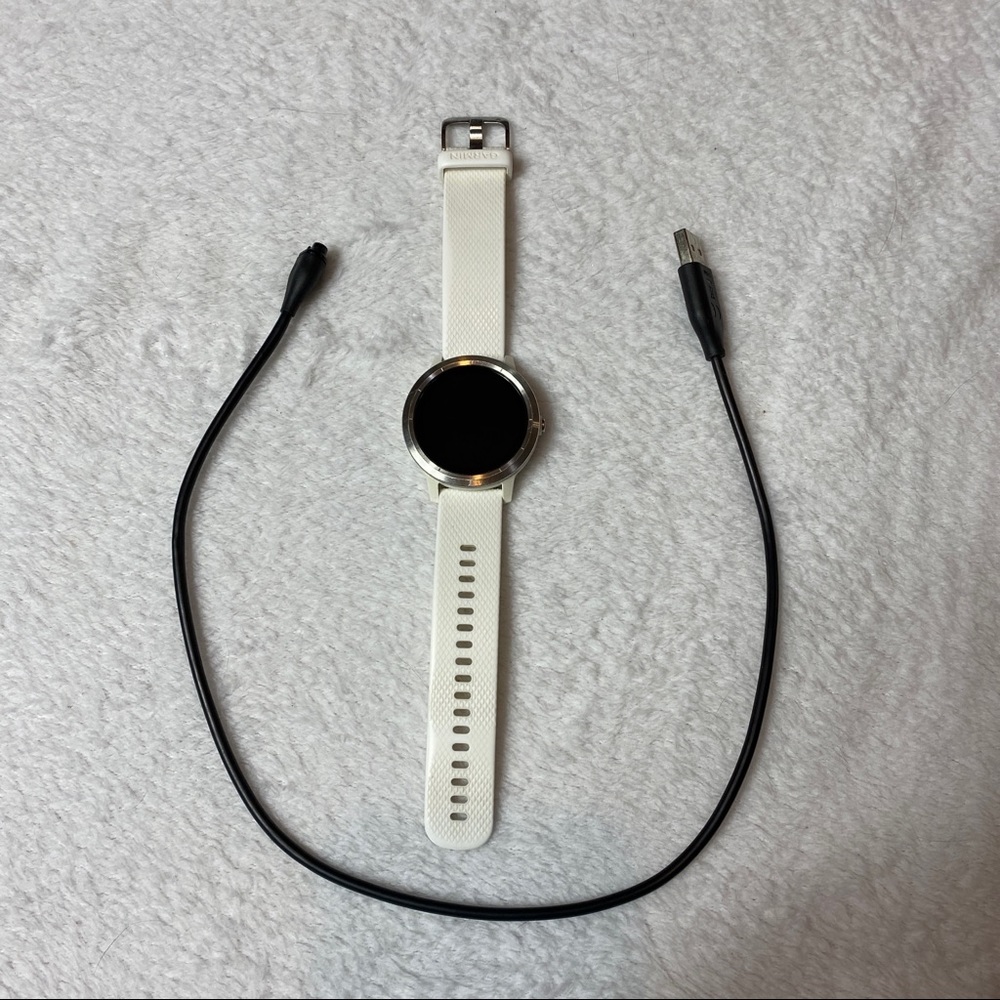Garmin Vivoactive 3 White Watch Used Tested Works with charger